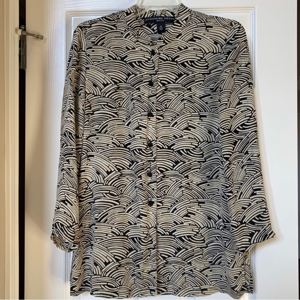 Josephine Chaus pure silk black and tan print blouse